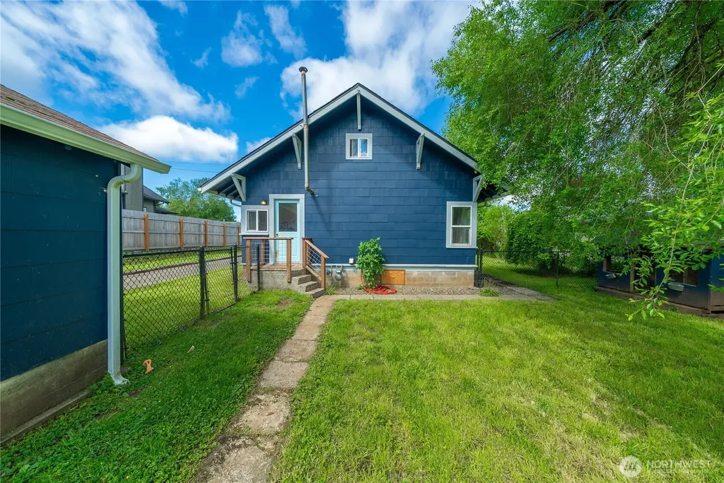 408 S 4th Street Mccleary WA 98557