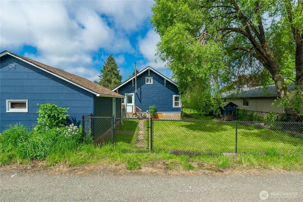 408 S 4th Street Mccleary WA 98557