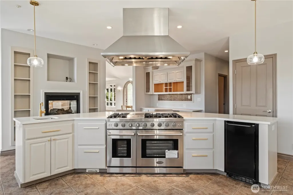 402 3rd Lane Fox Island WA 98333