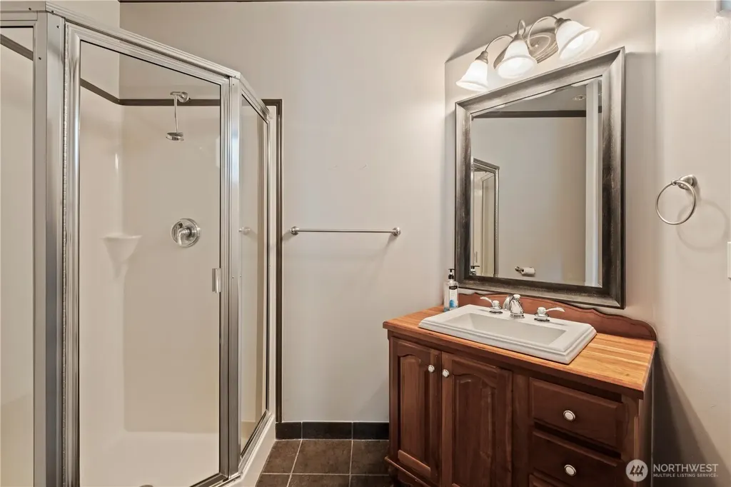 402 3rd Lane Fox Island WA 98333