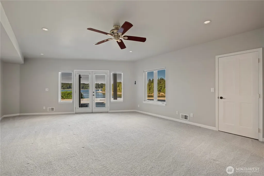 402 3rd Lane Fox Island WA 98333