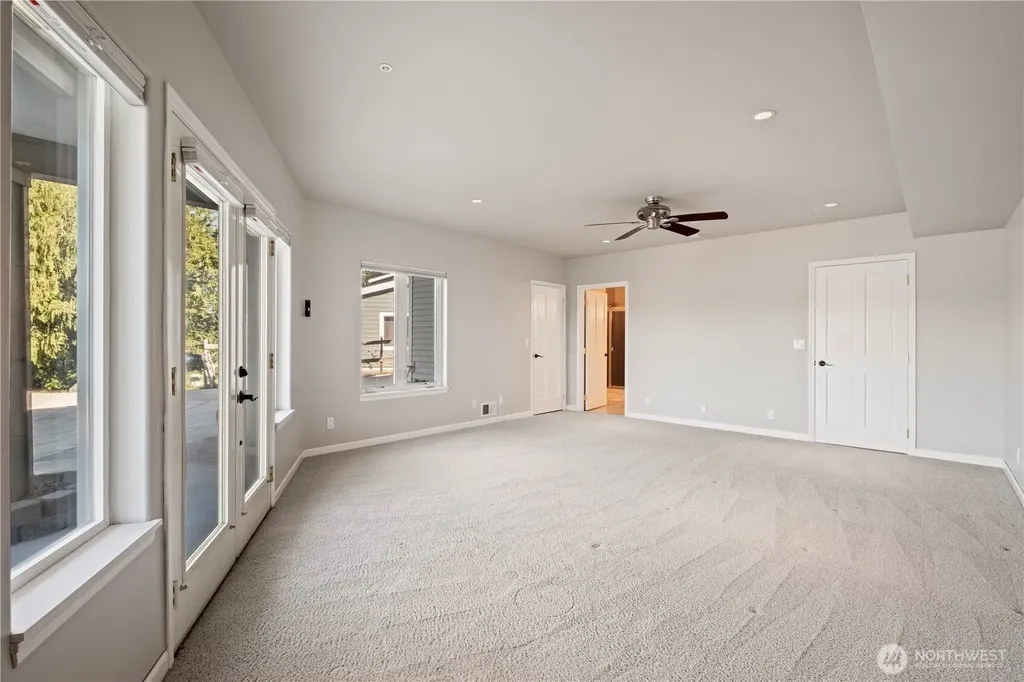 402 3rd Lane Fox Island WA 98333
