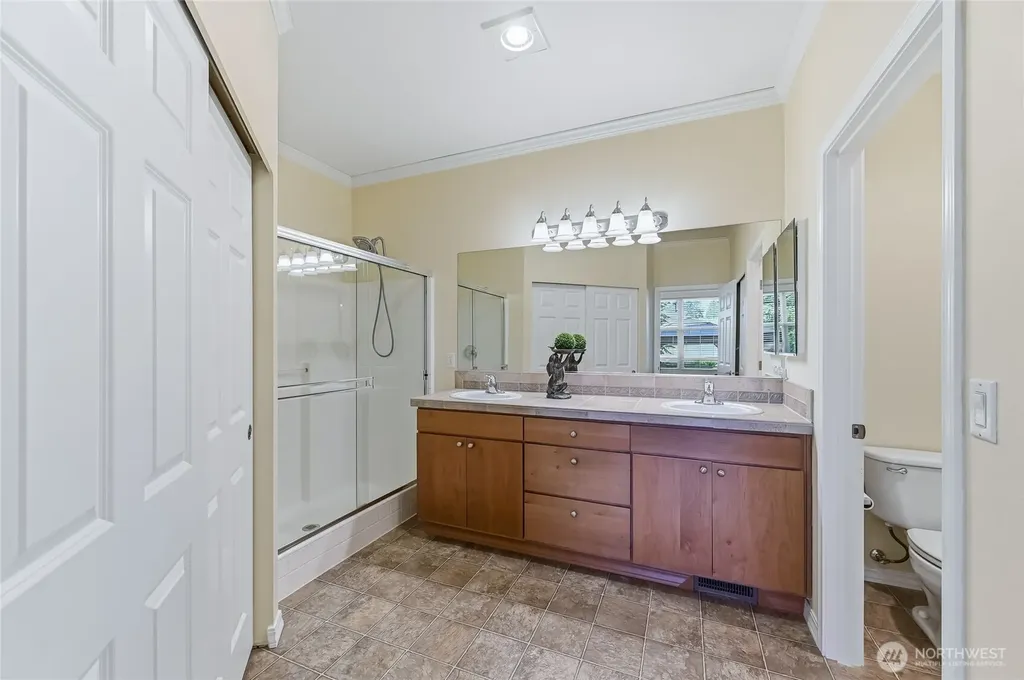 24563 NE Vine Maple Way Redmond WA 98053