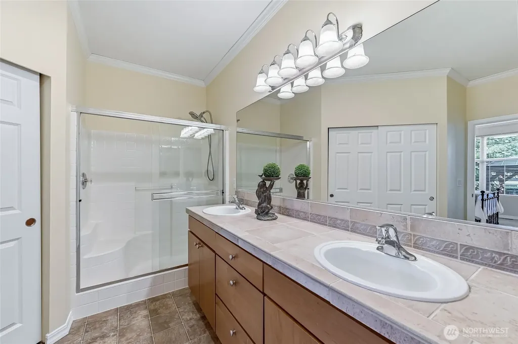 24563 NE Vine Maple Way Redmond WA 98053