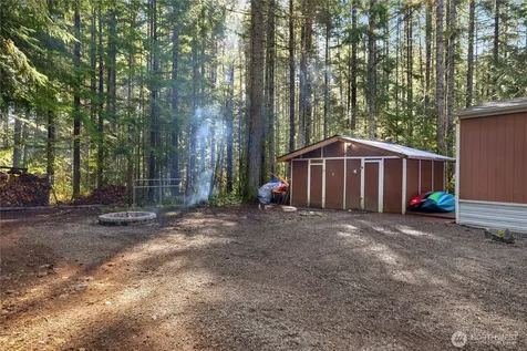 300 N Mount Jupiter Hoodsport WA 98548