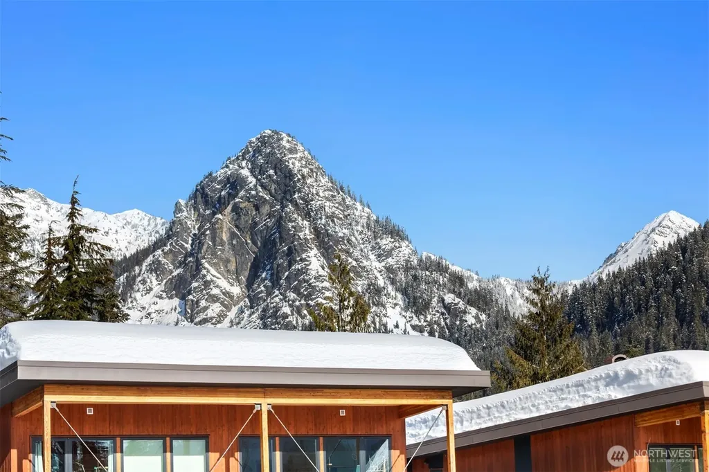 121 Pass Life Way Snoqualmie Pass WA 98068