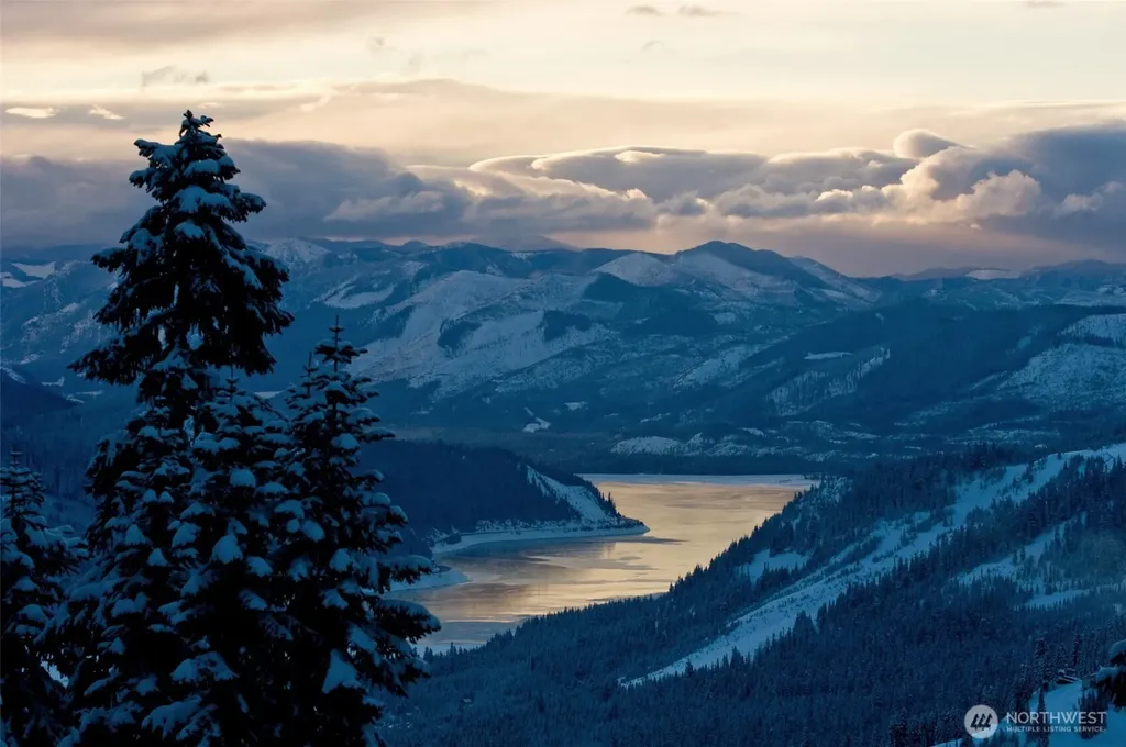 121 Pass Life Way Snoqualmie Pass WA 98068