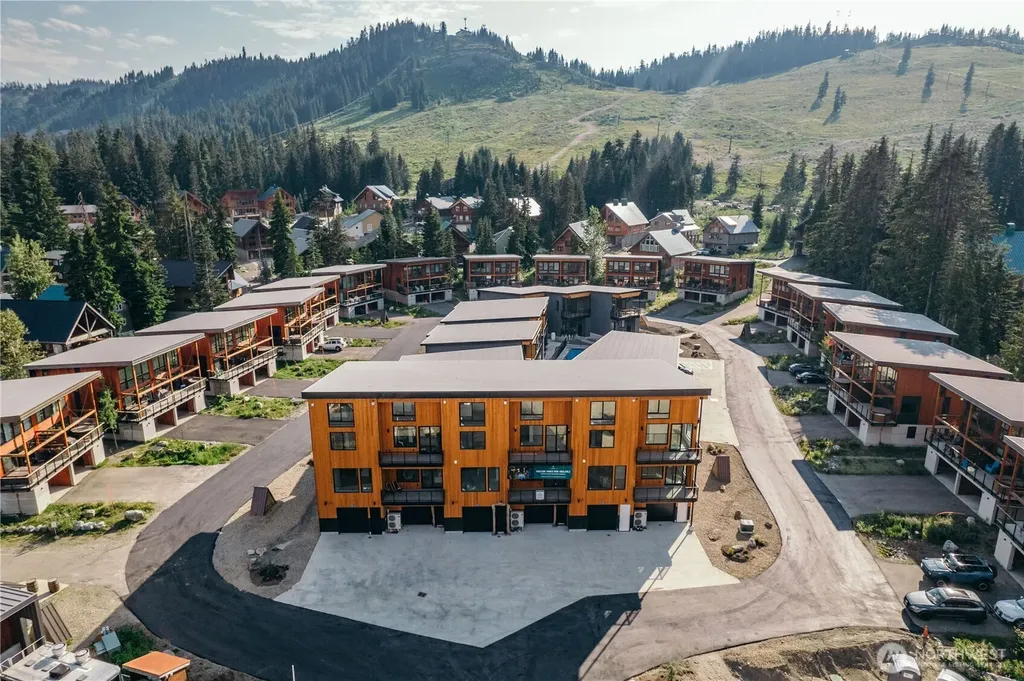 121 Pass Life Way Snoqualmie Pass WA 98068
