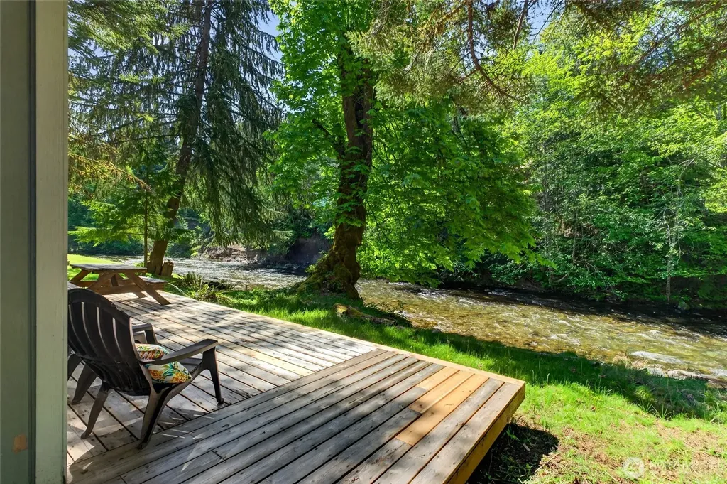 52225 SE 496th Place Greenwater WA 98022