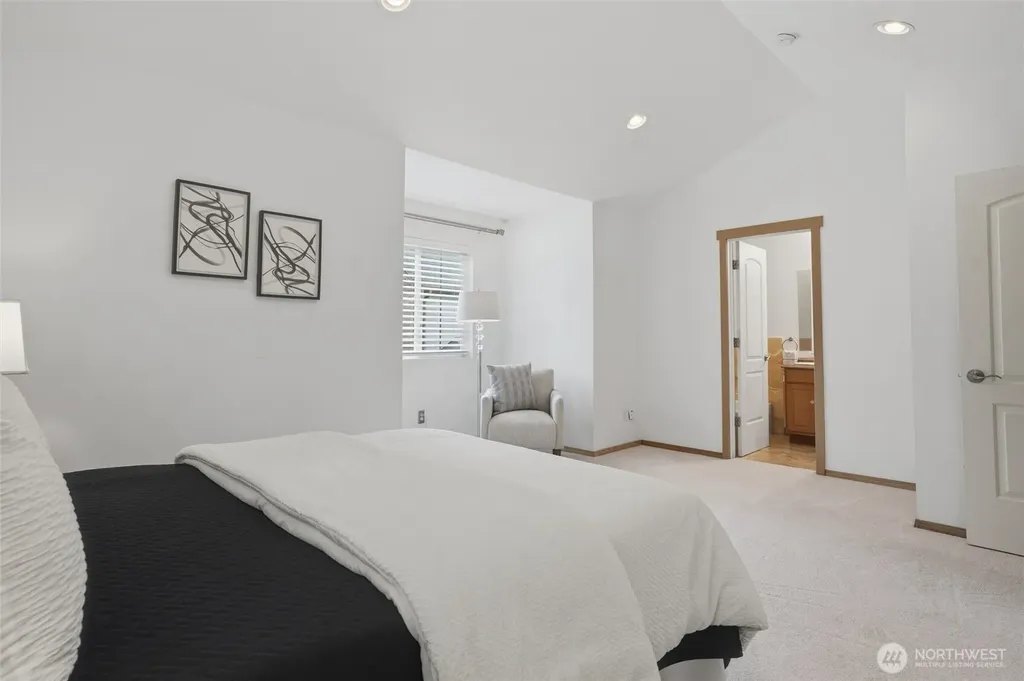 6604 198th Place SW Lynnwood WA 98036