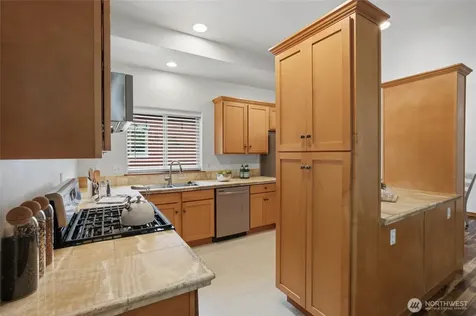 6604 198th Place SW Lynnwood WA 98036