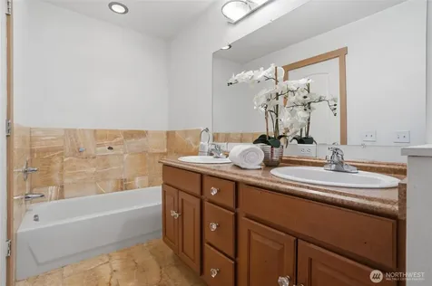6604 198th Place SW Lynnwood WA 98036