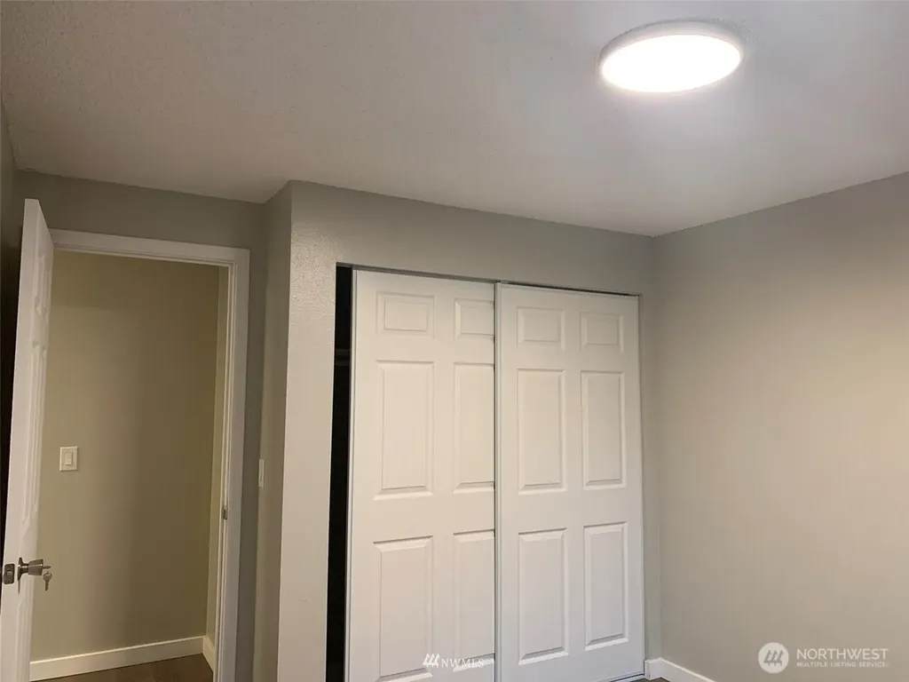 34242 36th Place SW Federal Way WA 98023