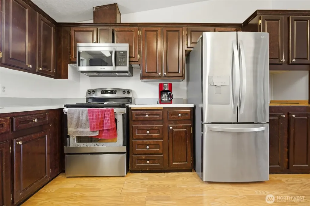 18327 152nd Court SE Yelm WA 98597