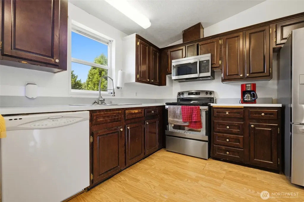 18327 152nd Court SE Yelm WA 98597