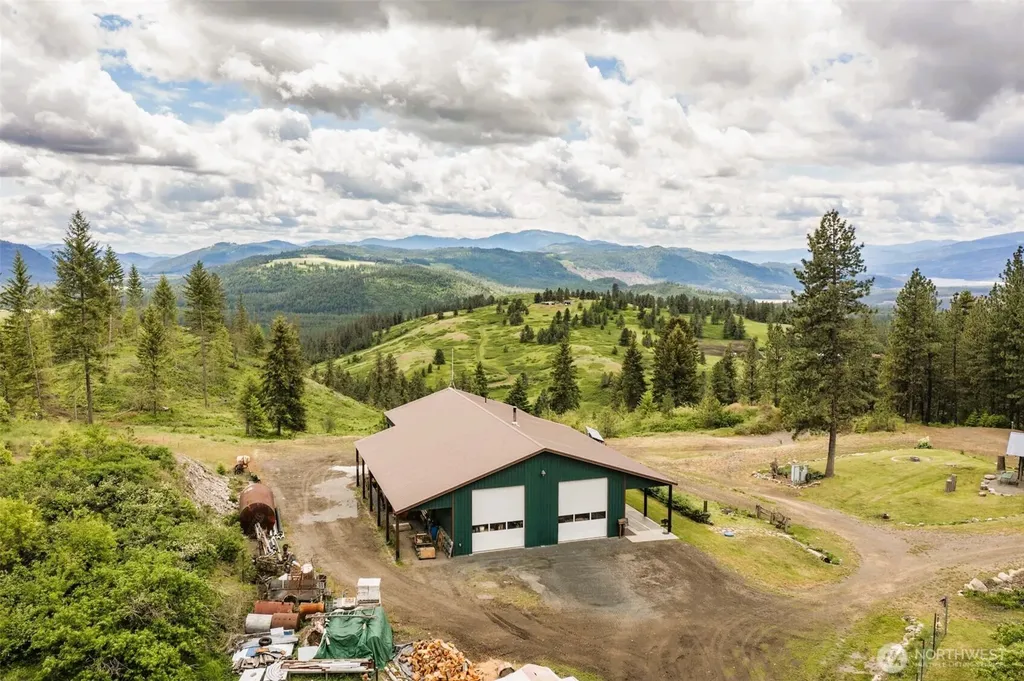 1631 Bonanza Hill Road Evans WA 99126