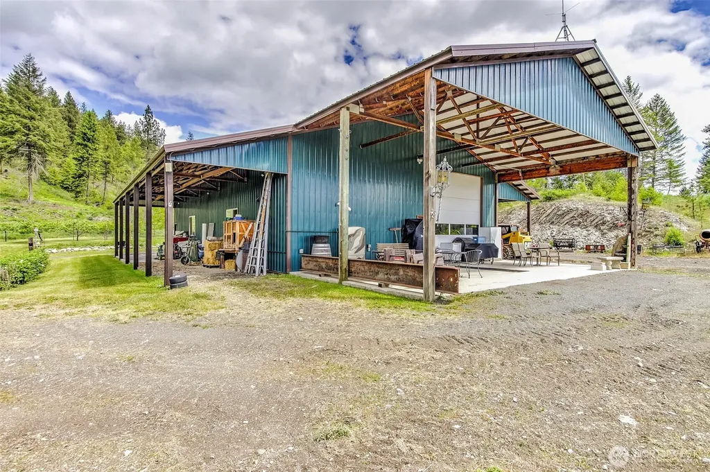 1631 Bonanza Hill Road Evans WA 99126