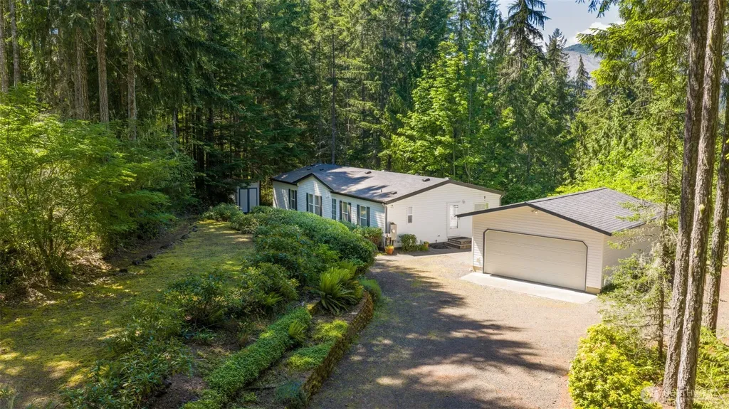 71 & 72 N Beaver Place N Hoodsport WA 98548