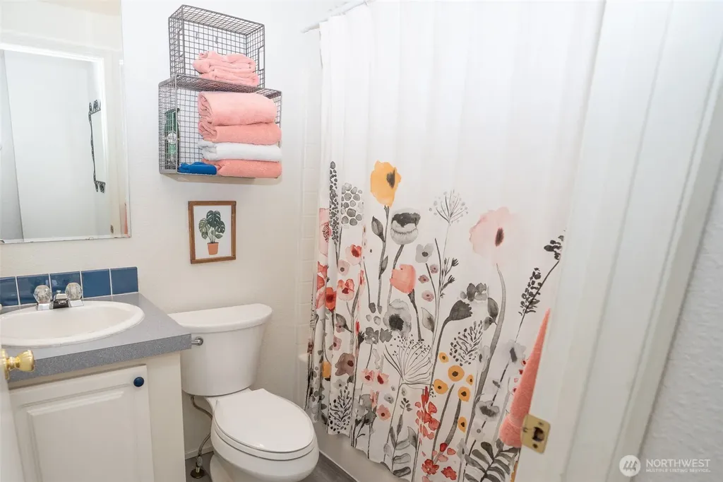 71 & 72 N Beaver Place N Hoodsport WA 98548