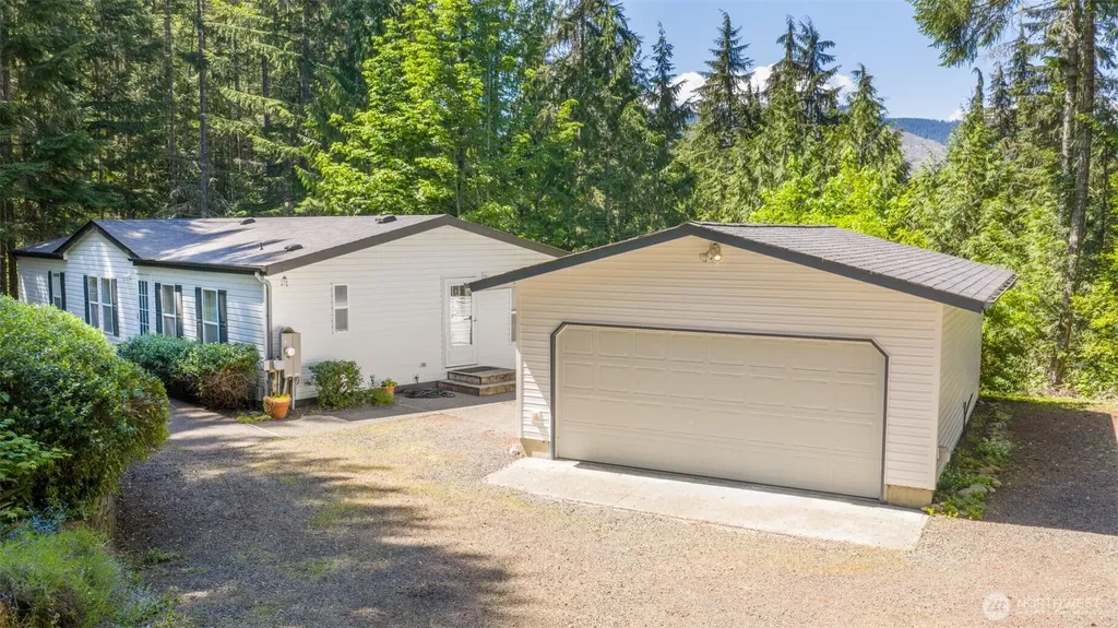 71 & 72 N Beaver Place N Hoodsport WA 98548