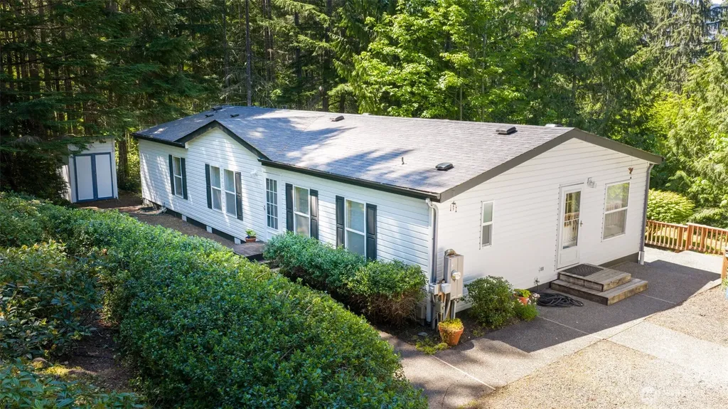 71 & 72 N Beaver Place N Hoodsport WA 98548