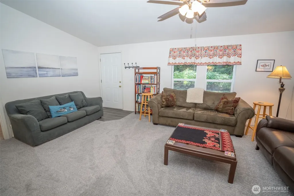 71 & 72 N Beaver Place N Hoodsport WA 98548