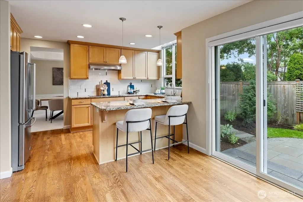 6041 118th Avenue SE Bellevue WA 98006