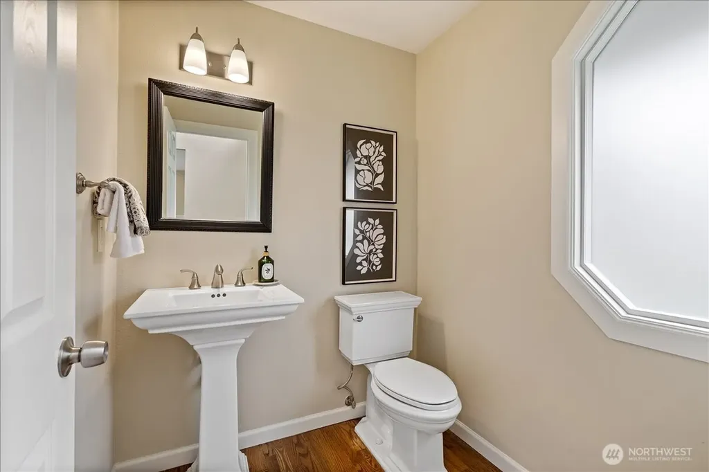 6041 118th Avenue SE Bellevue WA 98006