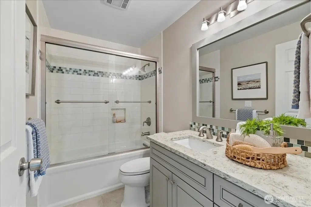 6041 118th Avenue SE Bellevue WA 98006