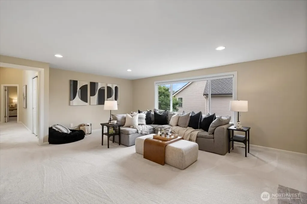 6041 118th Avenue SE Bellevue WA 98006