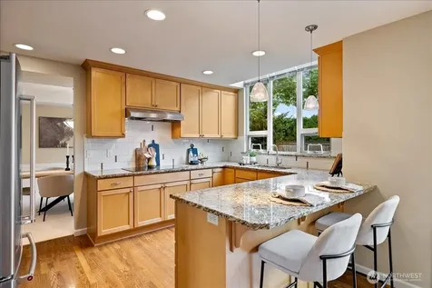 6041 118th Avenue SE Bellevue WA 98006