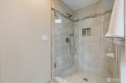 6041 118th Avenue SE Bellevue WA 98006