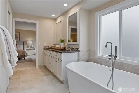 6041 118th Avenue SE Bellevue WA 98006