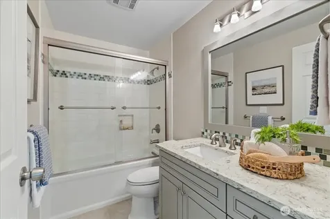 6041 118th Avenue SE Bellevue WA 98006