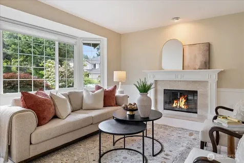 6041 118th Avenue SE Bellevue WA 98006