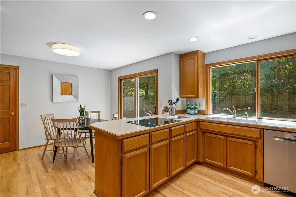 20315 NE 39th Street Sammamish WA 98074