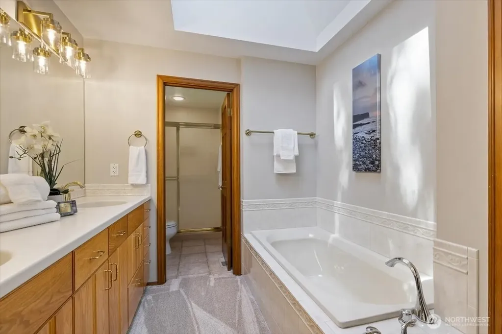 20315 NE 39th Street Sammamish WA 98074