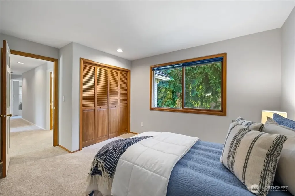 20315 NE 39th Street Sammamish WA 98074