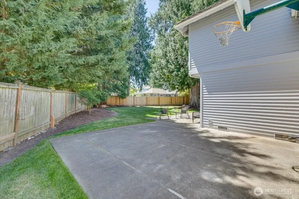 20315 NE 39th Street Sammamish WA 98074