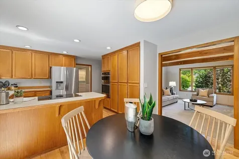 20315 NE 39th Street Sammamish WA 98074