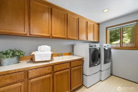 20315 NE 39th Street Sammamish WA 98074