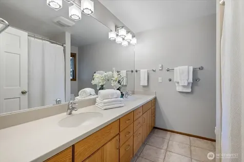 20315 NE 39th Street Sammamish WA 98074