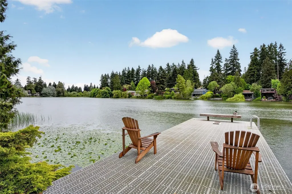 19428 Aurora Avenue N Shoreline WA 98133