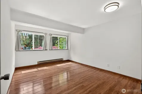 19428 Aurora Avenue N Shoreline WA 98133