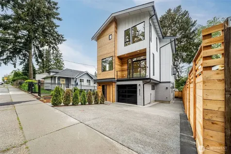 8512 15th Avenue NE Seattle WA 98115