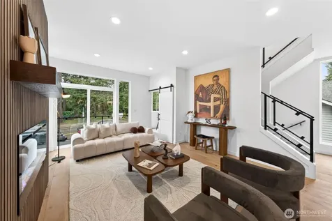 8512 15th Avenue NE Seattle WA 98115