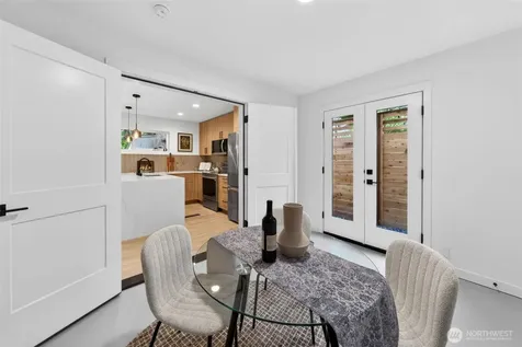 8510 15th Avenue NE Seattle WA 98115