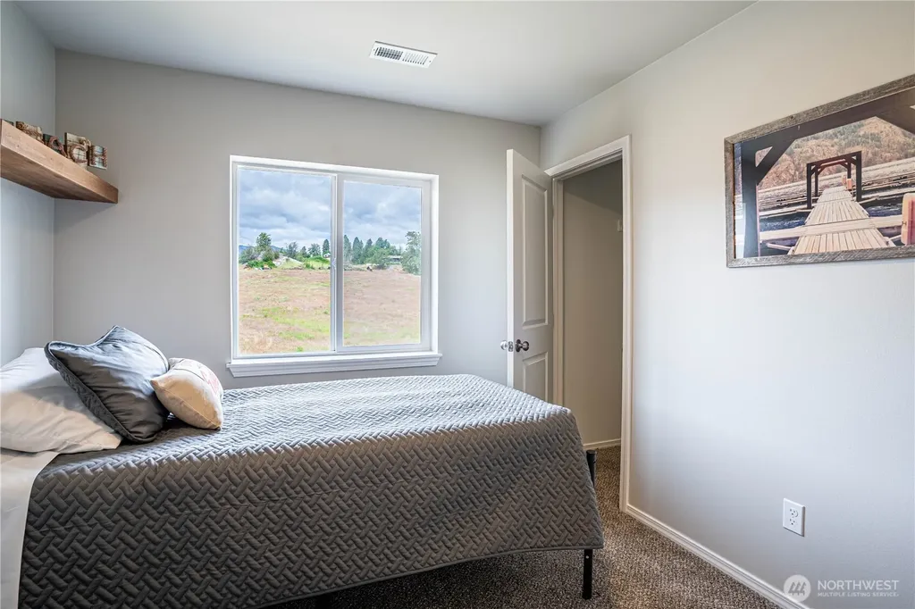 51 Phoebe Lane Manson WA 98831