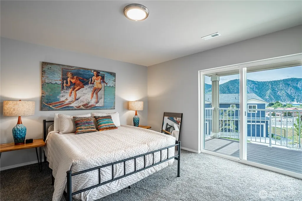 51 Phoebe Lane Manson WA 98831