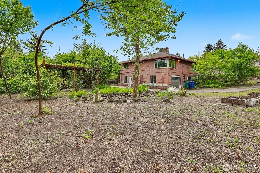 15206 40th Avenue S Tukwila WA 98188